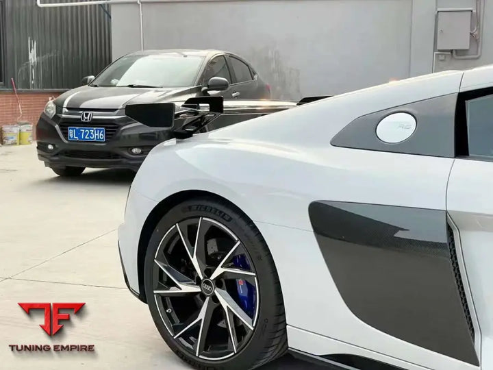 AUDI R8 CARBON FIBER PARTS