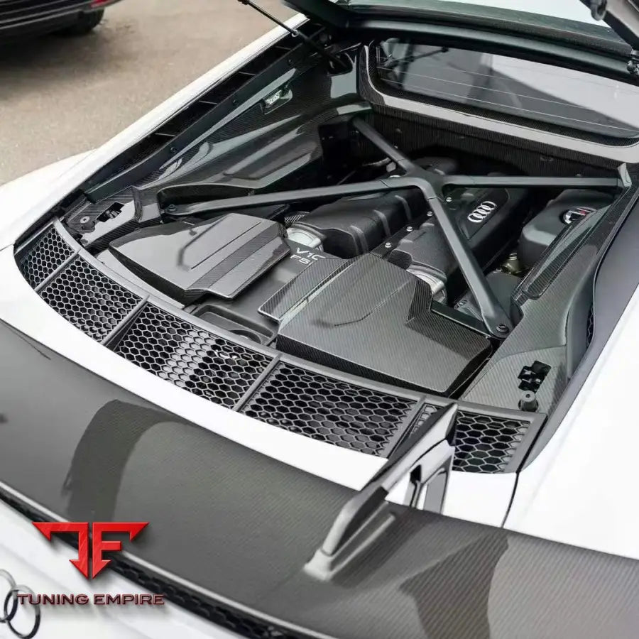 AUDI R8 CARBON FIBER PARTS