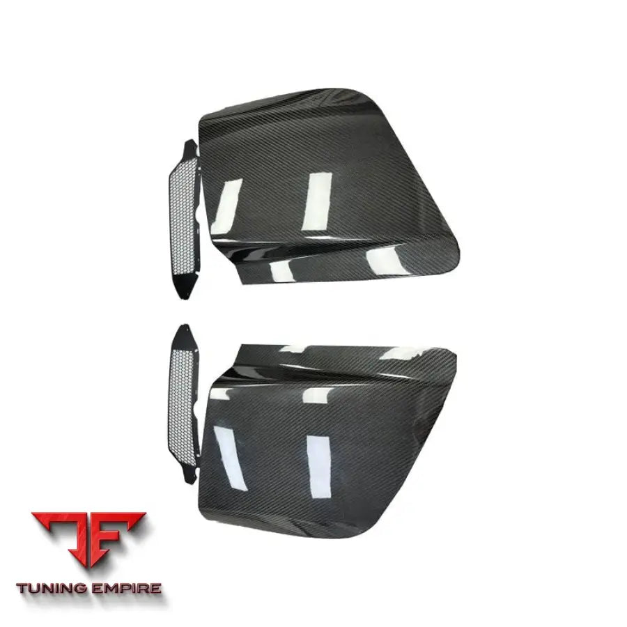 AUDI R8 CARBON FIBER SIDE DOOR FENDER BLADE PANEL