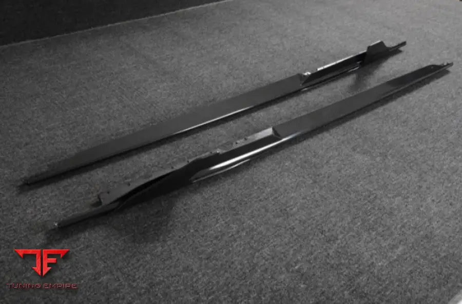 AUDI R8 LIAONING SIS DRY CARBON FIBER R8 COUPE SIDE SKIRT 2023