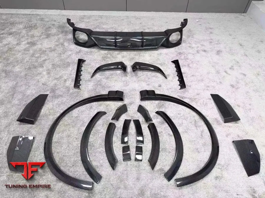 AUDI RSQ8 CARBON BODY KIT