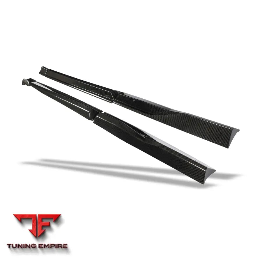 AUDI RSQ8 PRE-LCI CARBON FIBER SIDE SKIRTS