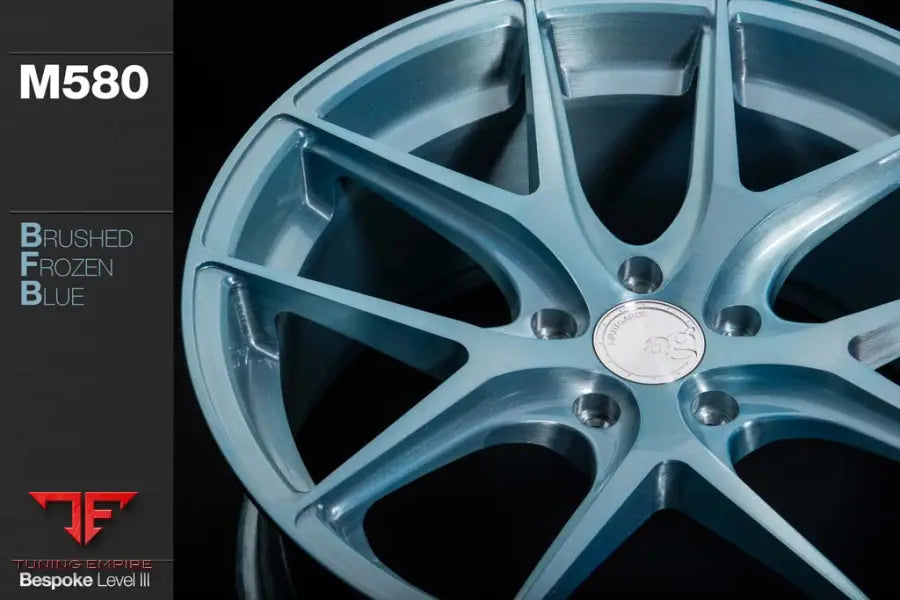 AVANT GARDE M580