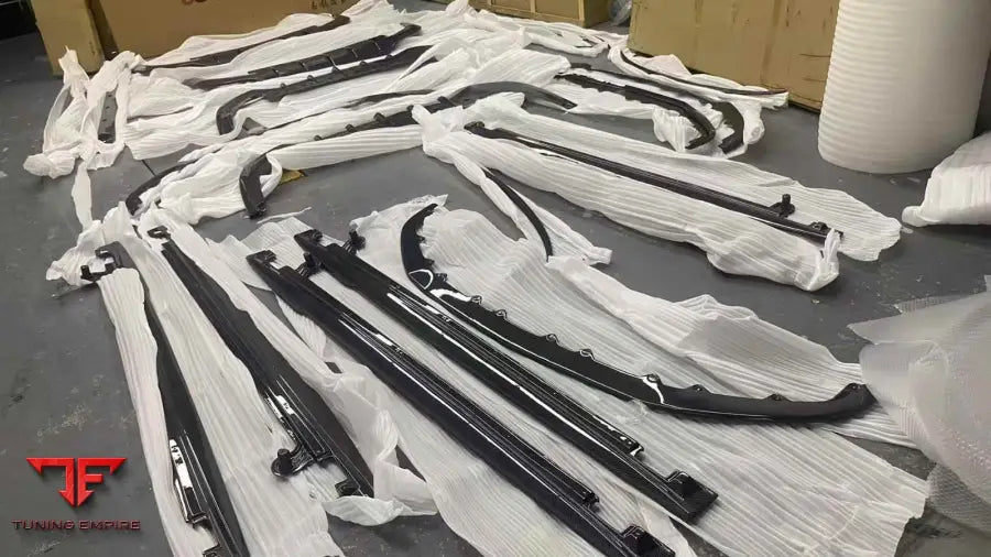 BENTELY GT V8S CARBON BODY KIT 2013