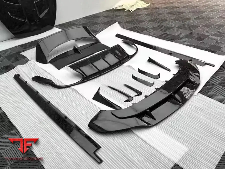 BENTLEY BENTAYGA CARBON FIBER BODY KIT