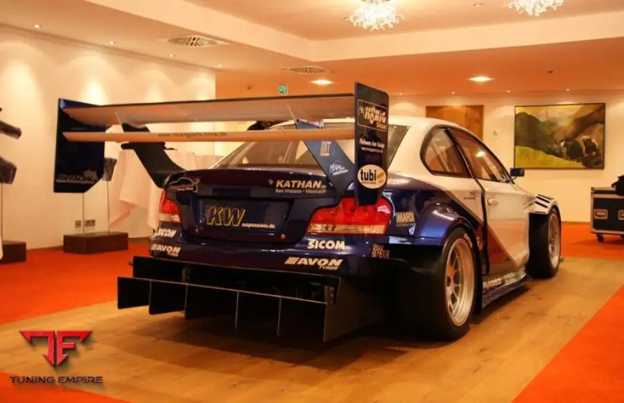 BMW 1 SERIES E82 RACING BODY KIT