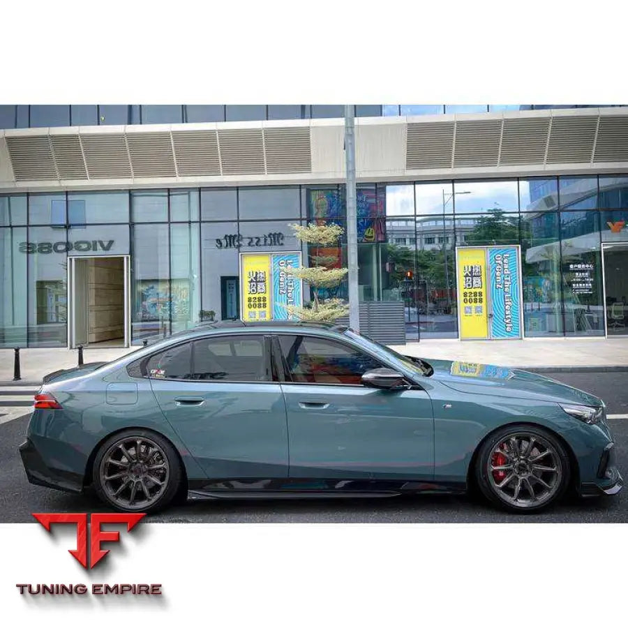 BMW 5 SERIES G60 CARBON FIBER SIDE SKIRTS