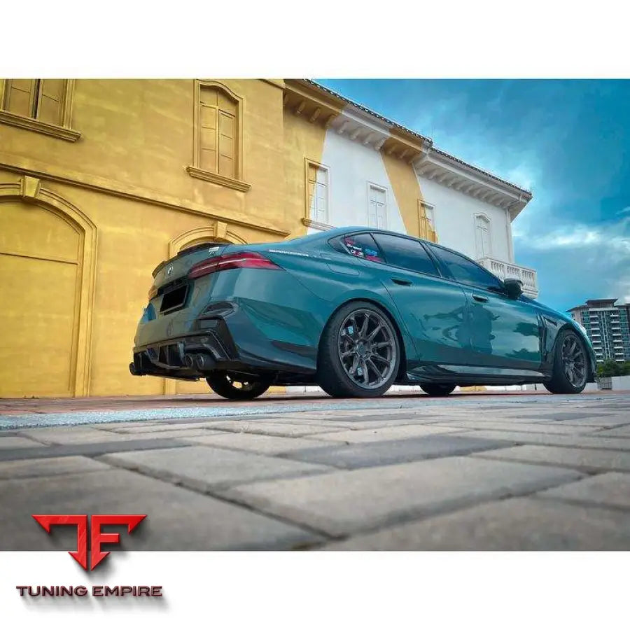 BMW 5 SERIES G60 CARBON FIBER SIDE SKIRTS