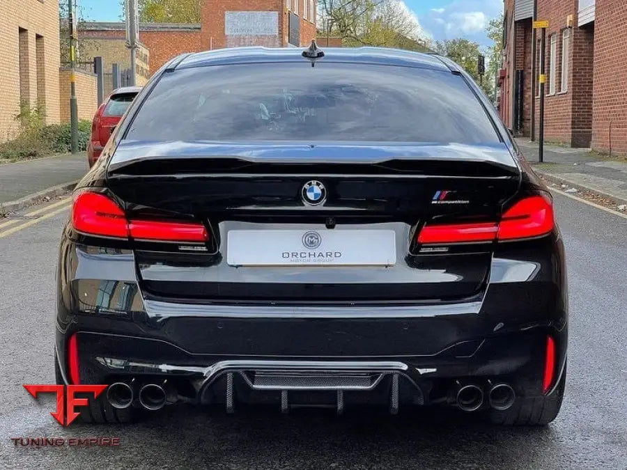 BMW F90 M5 LCI SALOON FULL CARBON FIBRE KIT - V6 - CT CARBON