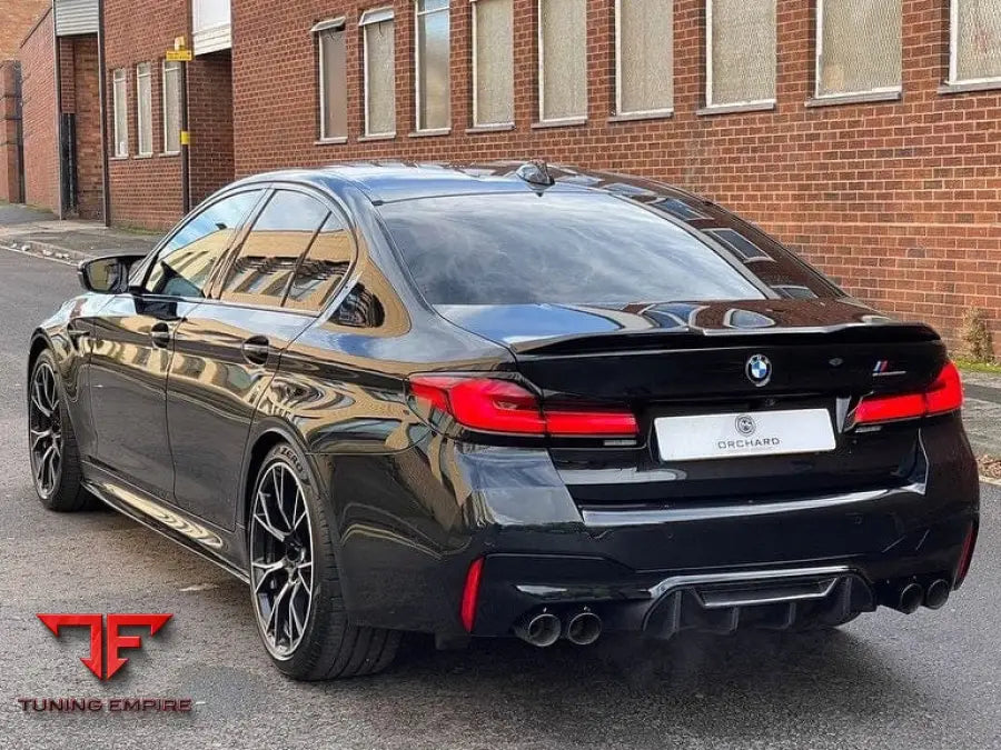 BMW F90 M5 LCI SALOON FULL CARBON FIBRE KIT - V6 - CT CARBON