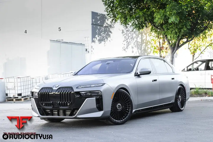BMW i7