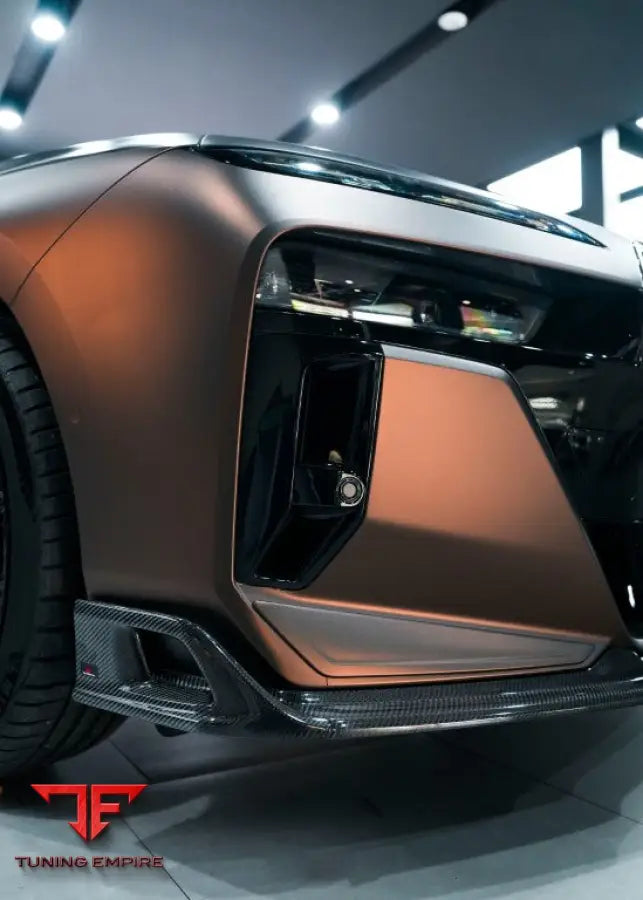 BMW i7 G70 AE front lip and splitters