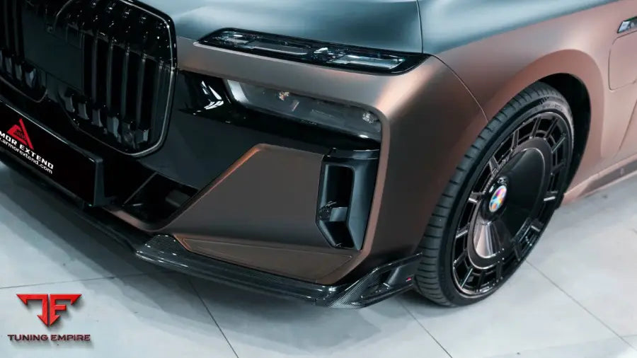 BMW i7 G70 AE front lip and splitters