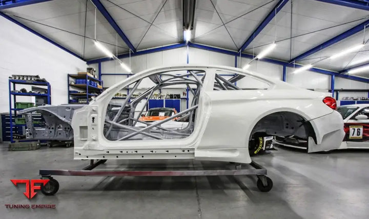 BMW M4 F82 RACING CARBON BODY KIT AND PARTS