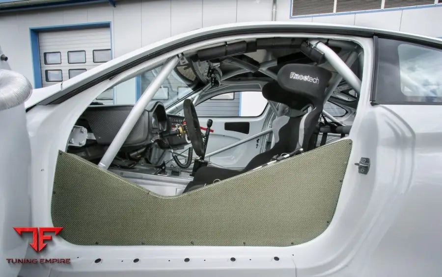 BMW M4 F82 RACING CARBON BODY KIT AND PARTS