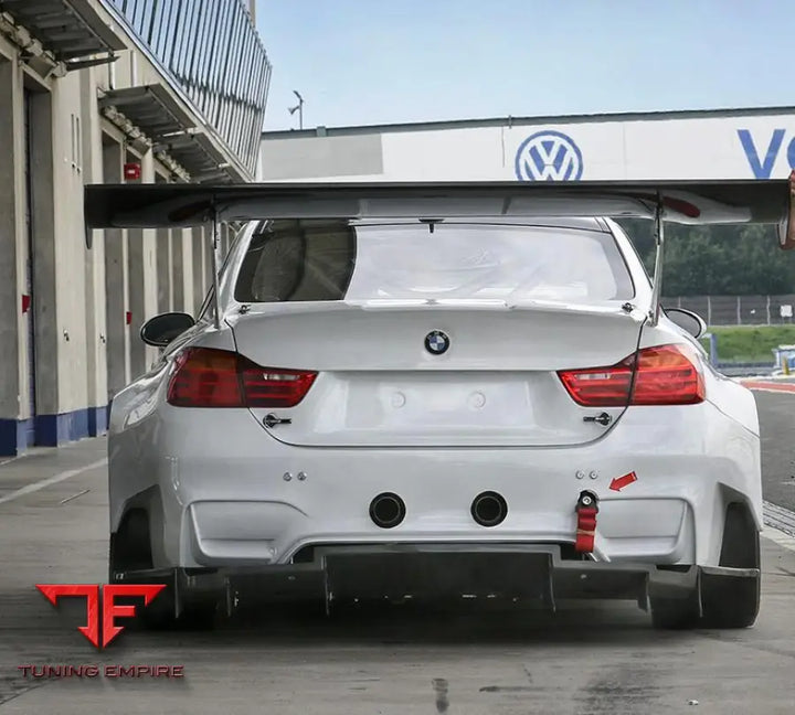 BMW M4 F82 RACING CARBON BODY KIT AND PARTS