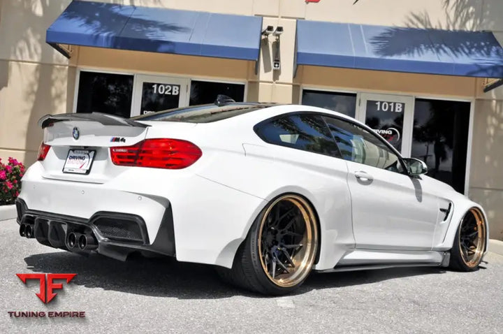 BMW M4 F82 WIDEBODY KIT