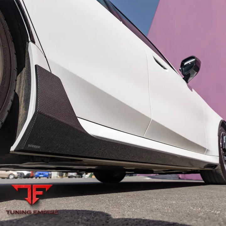 BMW M5 G90 SIDE SKIRT IN PREPREG CARBON FIBRE (V2) - Carbon Fibre Parts