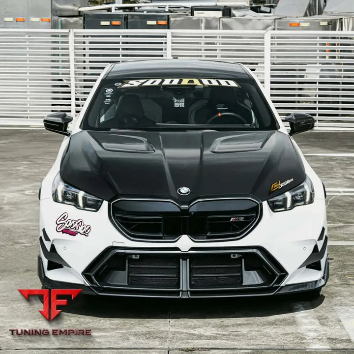 BMW M5 G90 VENTED HOOD IN PREPREG CARBON FIBRE - Carbon Fibre Parts
