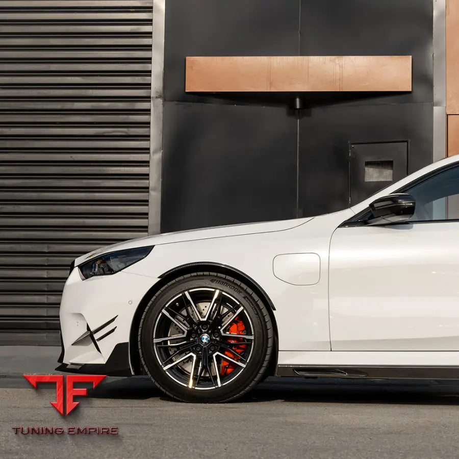 BMW M5 G90 WHEEL ARCH TRIM IN PREPREG CARBON FIBRE - Carbon Fibre Parts