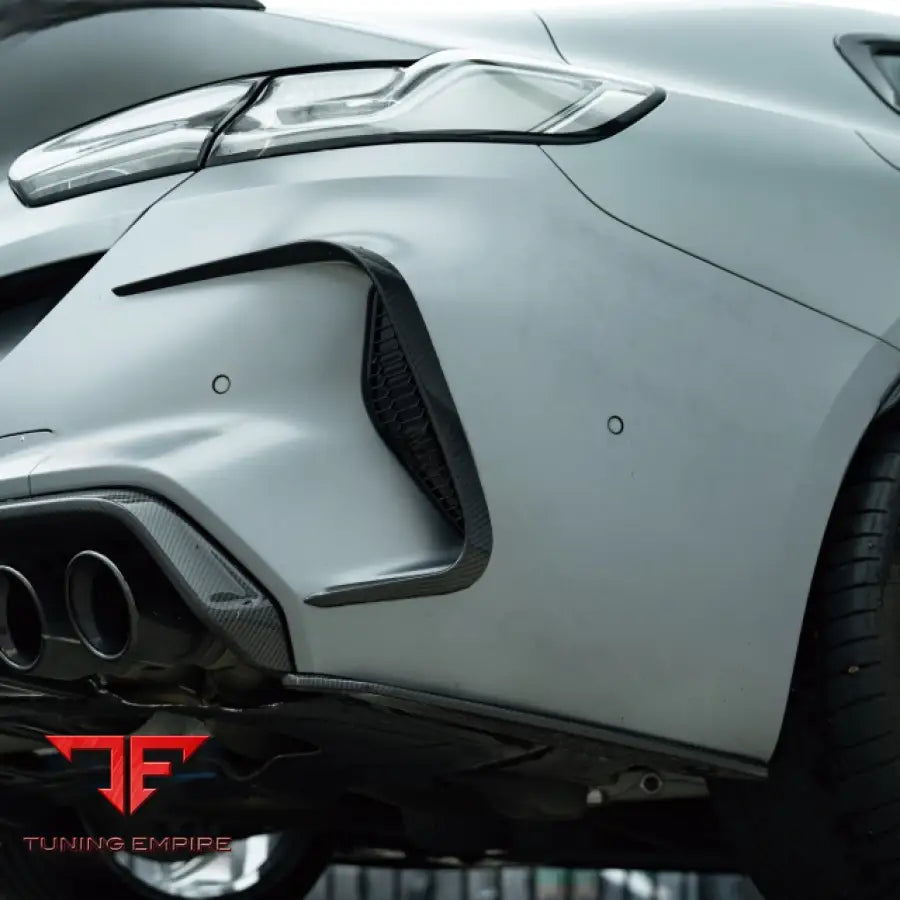 BMW M8 (F93) DRY CARBON FIBER BODY KIT