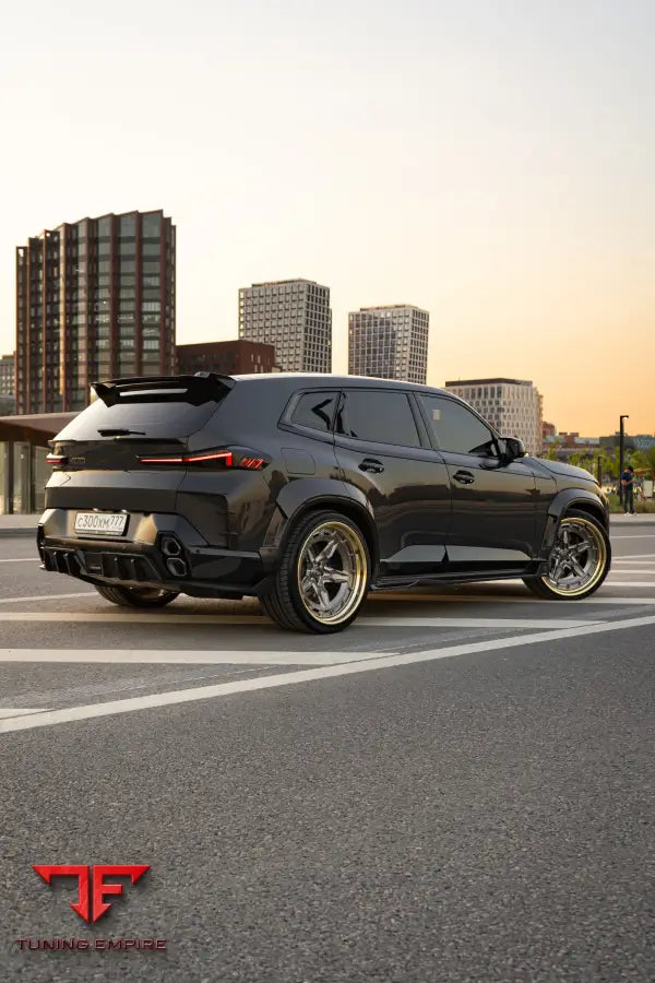 BMW XM CARBON BODY KIT ’RAZOR’