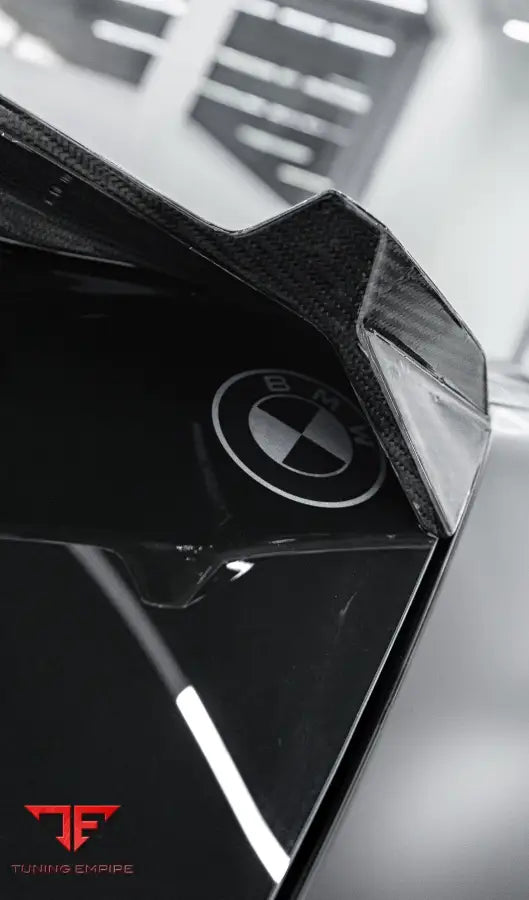 BMW XM CARBON BODY KIT ’RAZOR’