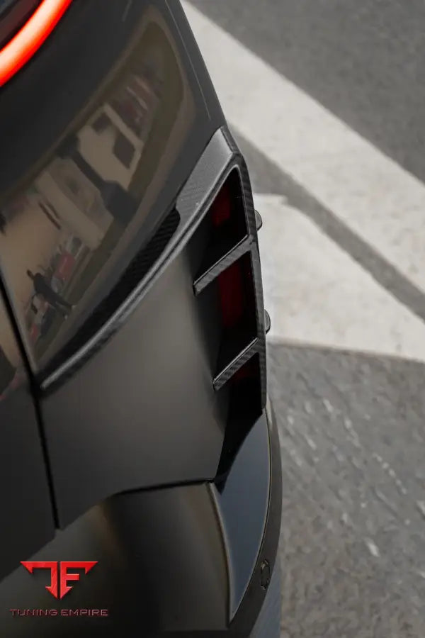 BMW XM CARBON BODY KIT ’RAZOR’