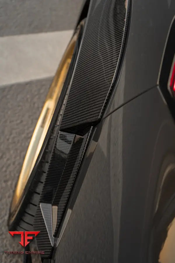 BMW XM CARBON BODY KIT ’RAZOR’