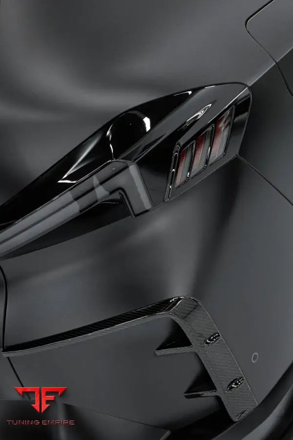 BMW XM CARBON BODY KIT ’RAZOR’