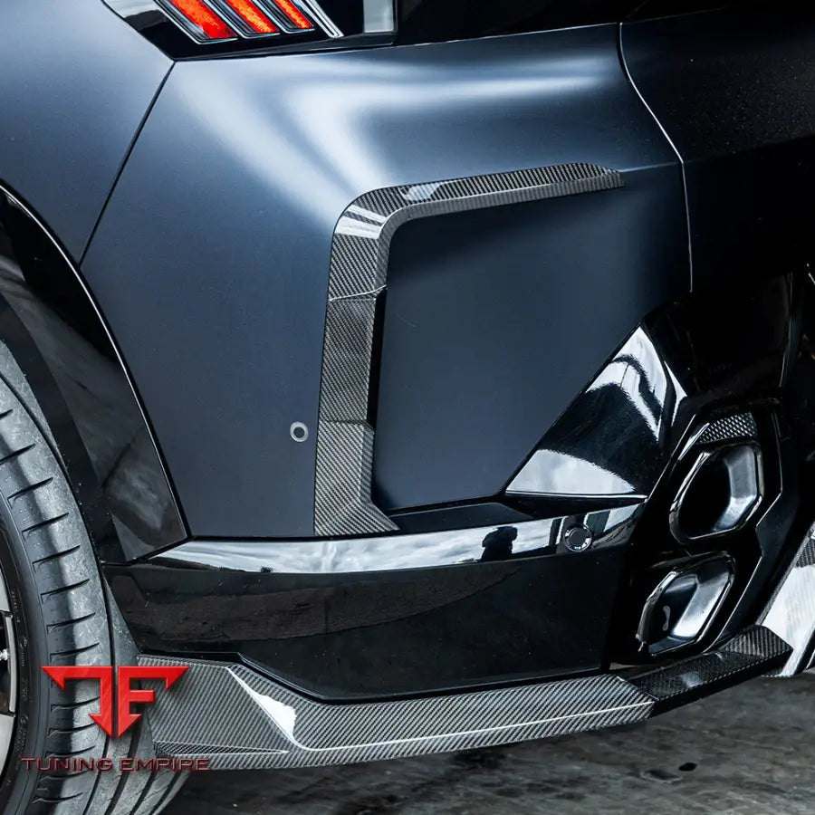 BMW XM G09 REAR BUMPER INSERT IN PREPREG CARBON FIBRE - Carbon Fibre Parts