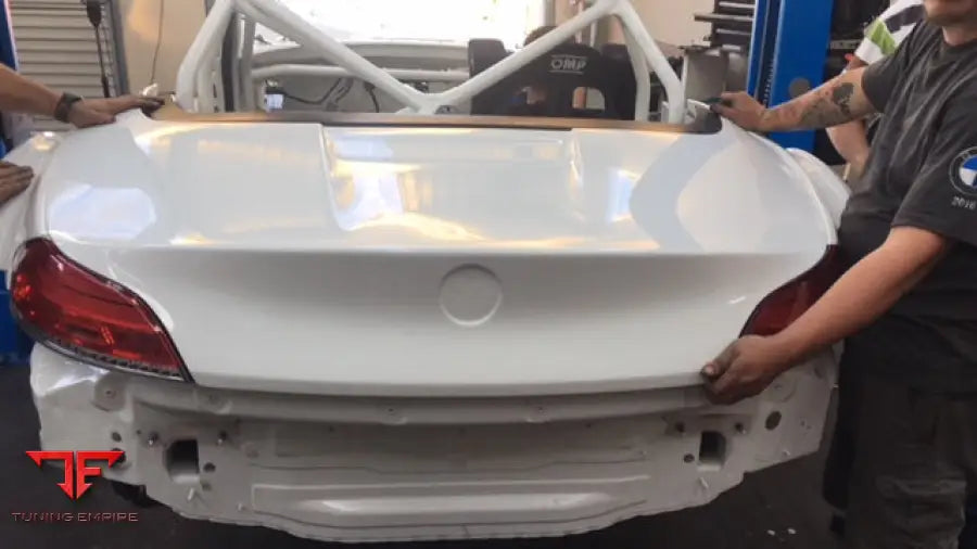 BMW Z4 E89 GT3-style racing kit