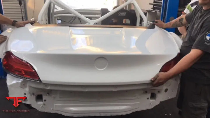 BMW Z4 E89 GT3-style racing kit