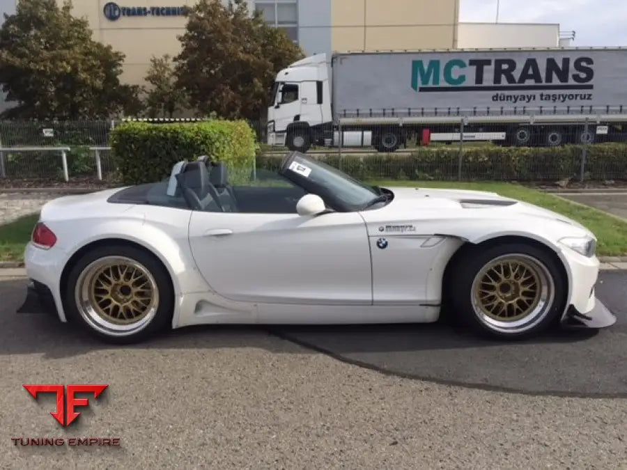 BMW Z4 E89 GT3-style racing kit