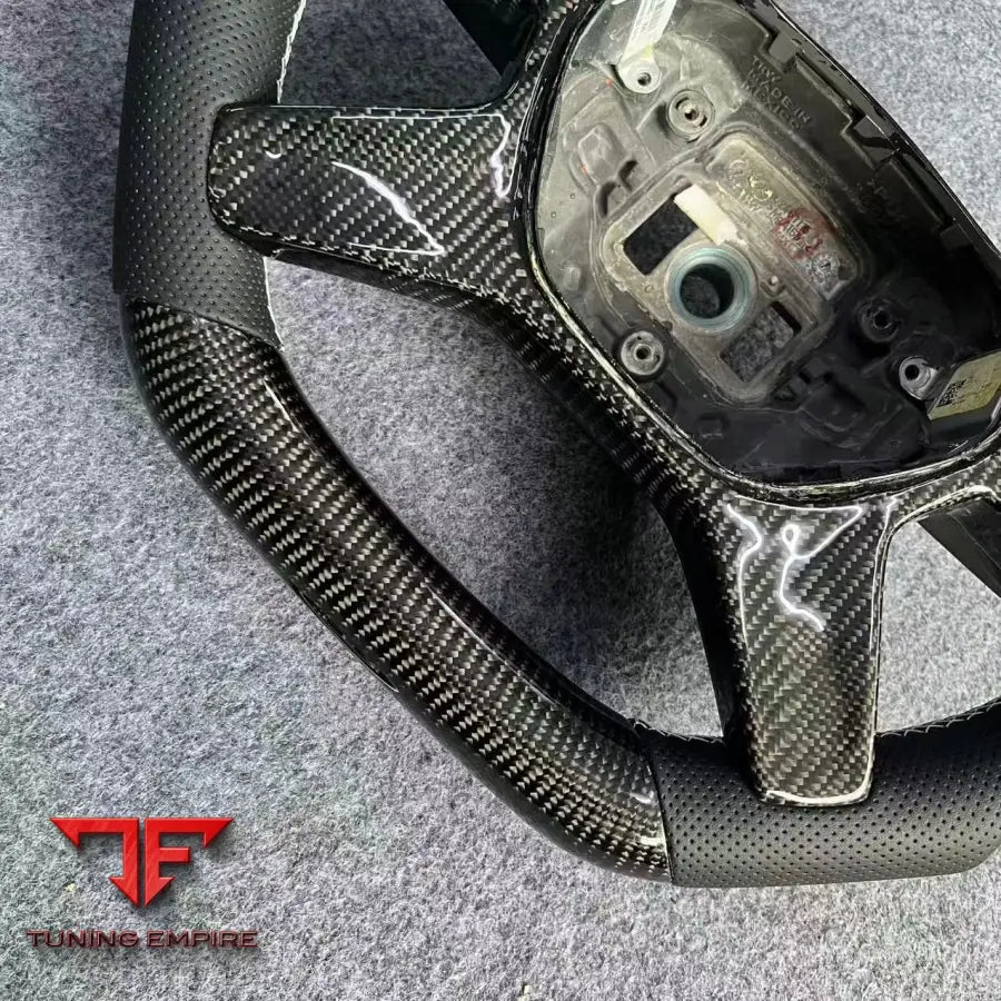 CUSTOM STEERING WHEEL WITH CARBON FIBER FOR G63 2016