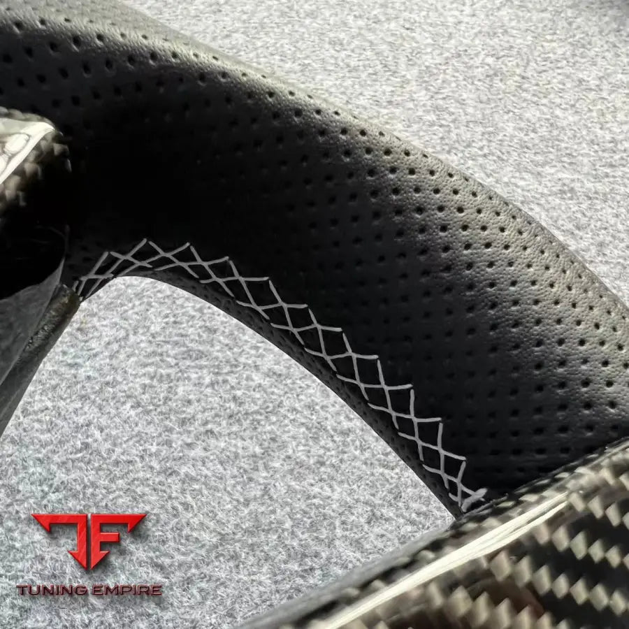 CUSTOM STEERING WHEEL WITH CARBON FIBER FOR G63 2016