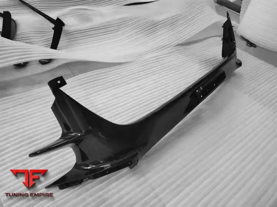 FERRARI 812 OEM CARBON FIBER BODY KIT