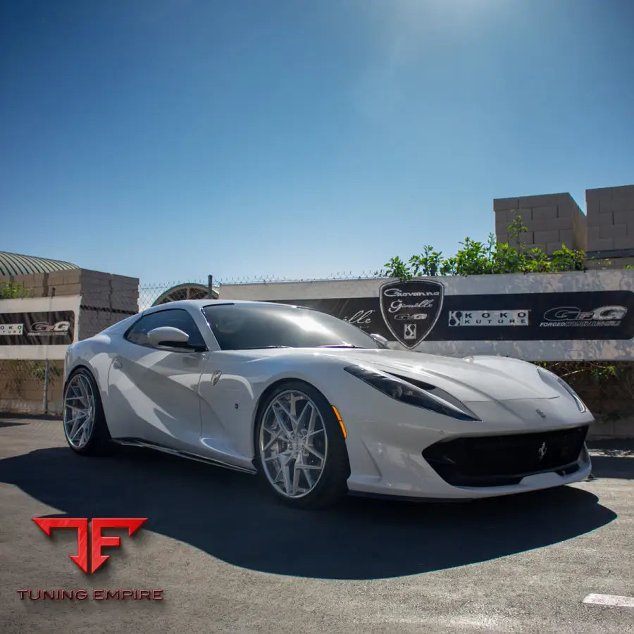 Ferrari 812