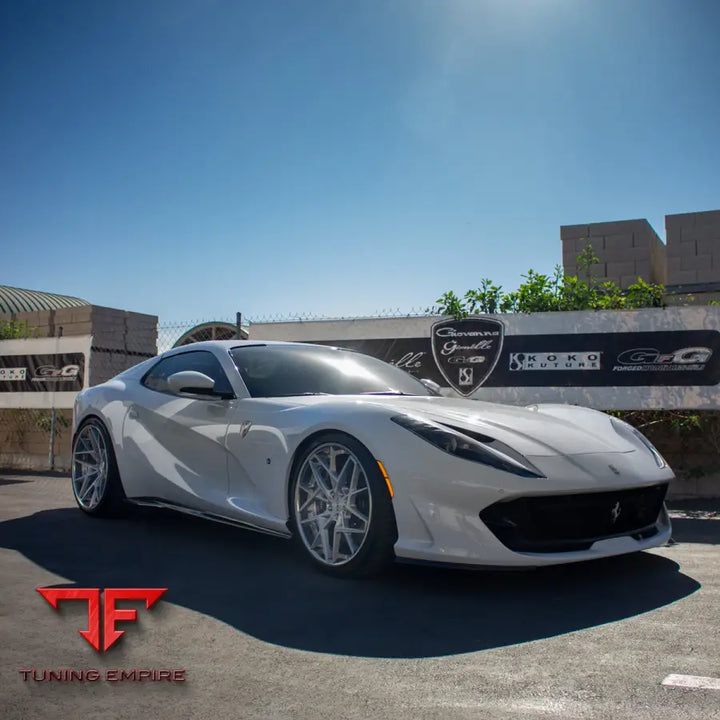 Ferrari 812