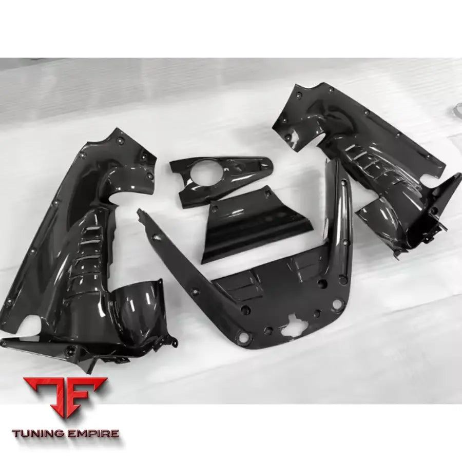 FERRARI SF90 CARBON FIBER BODY KIT