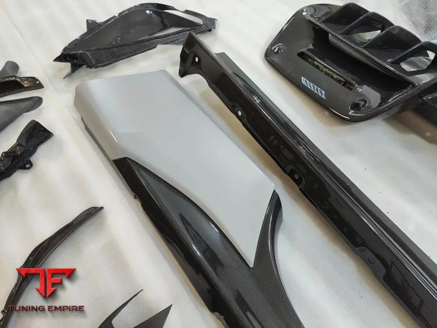FERRARI SF90 CARBON OEM STYLE FIBER PARTS