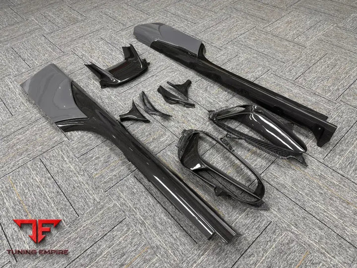 FERRARI SF90 OEM STYLE DRY CARBON BODY KIT