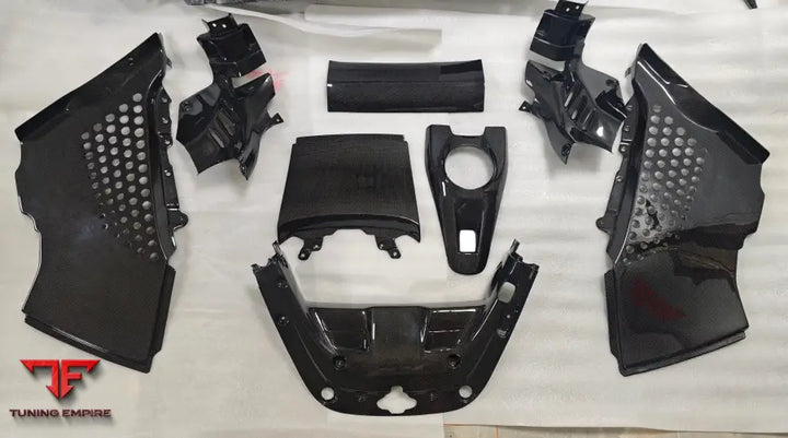 FERRARI SF90 SPIDER ENGINE CARBON COVER SET