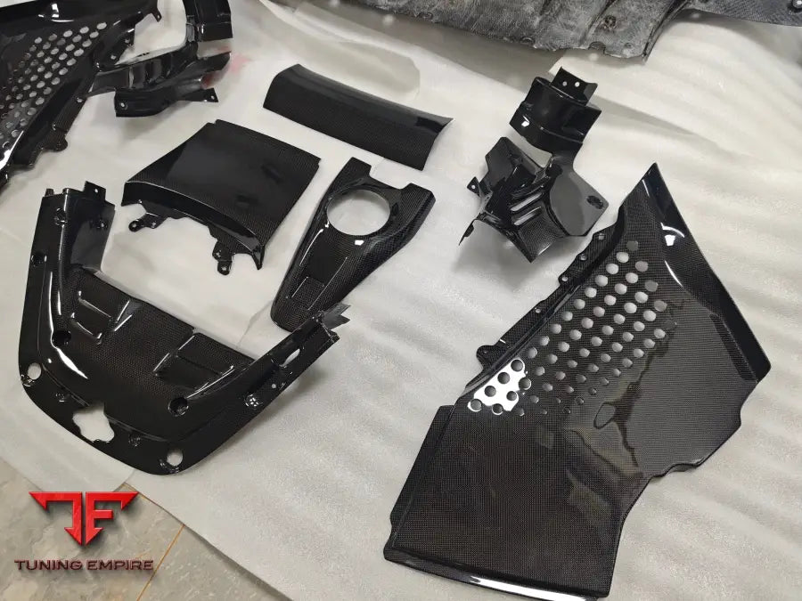 FERRARI SF90 SPIDER ENGINE CARBON COVER SET