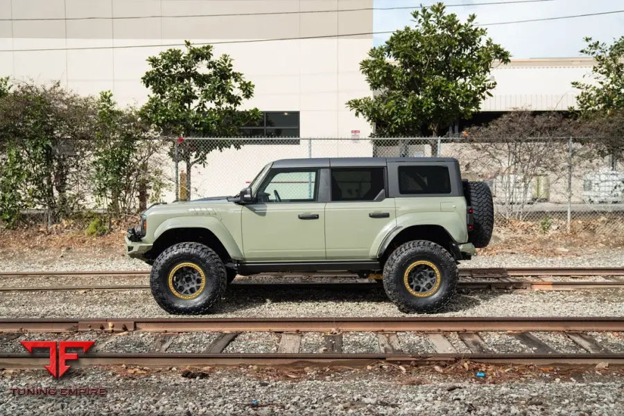 FORD BRONCO RAPTOR WHEELS AND EXHAUST SYSTEM