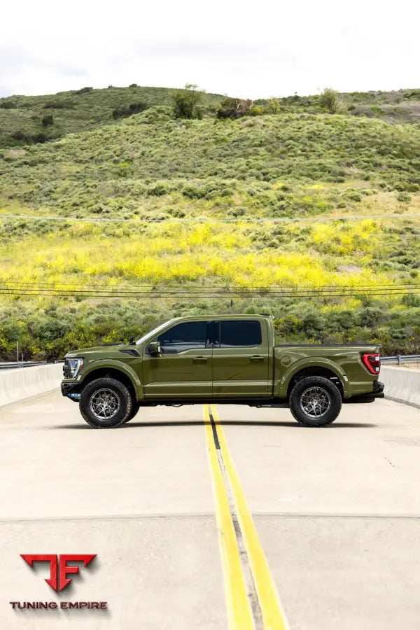 FORD F-150 RAPTOR R FORGED WHEELS AND EXHAUST SYSTEM