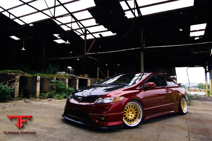 HONDA CIVIC SI COUPE on custom forged wheels