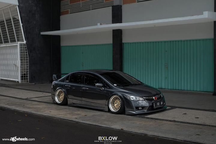 HONDA CIVIC SI on custom forged wheels