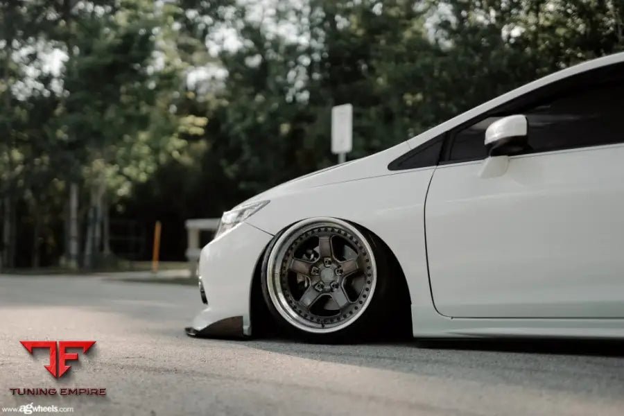 HONDA CIVIC SI SEDAN on custom forged wheels