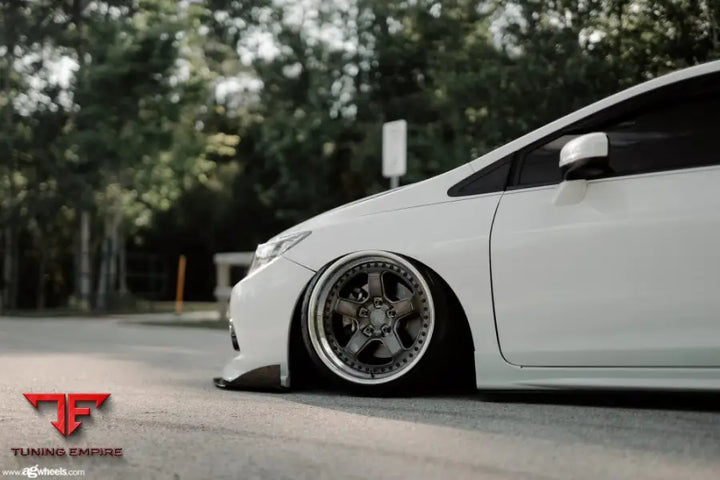 HONDA CIVIC SI SEDAN on custom forged wheels